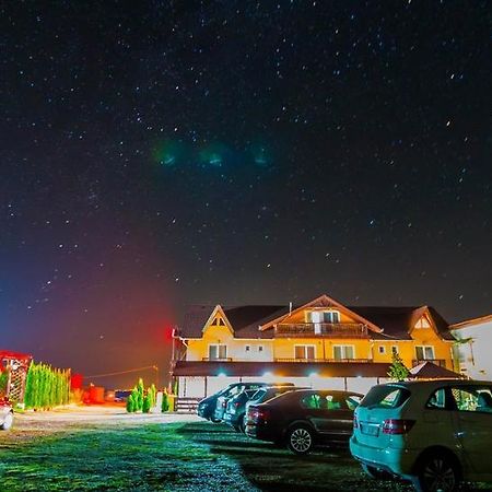 Pensiunea Mountain King Sîmbăta de Sus Buitenkant foto