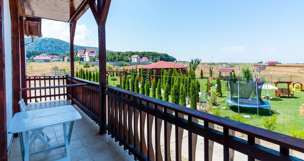 Pensiunea Mountain King Sîmbăta de Sus Buitenkant foto