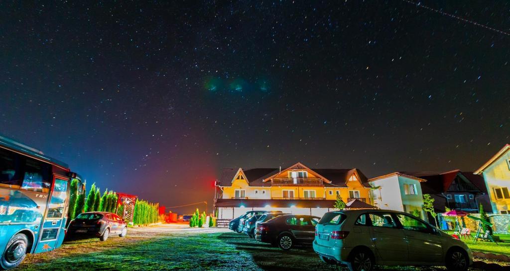 Pensiunea Mountain King Sîmbăta de Sus Buitenkant foto