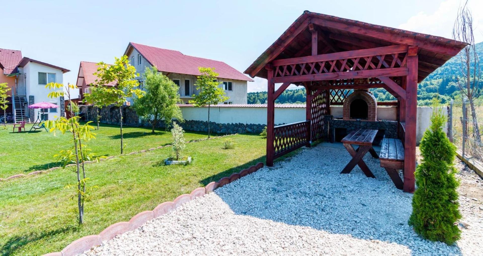 Pensiunea Mountain King Sîmbăta de Sus Buitenkant foto